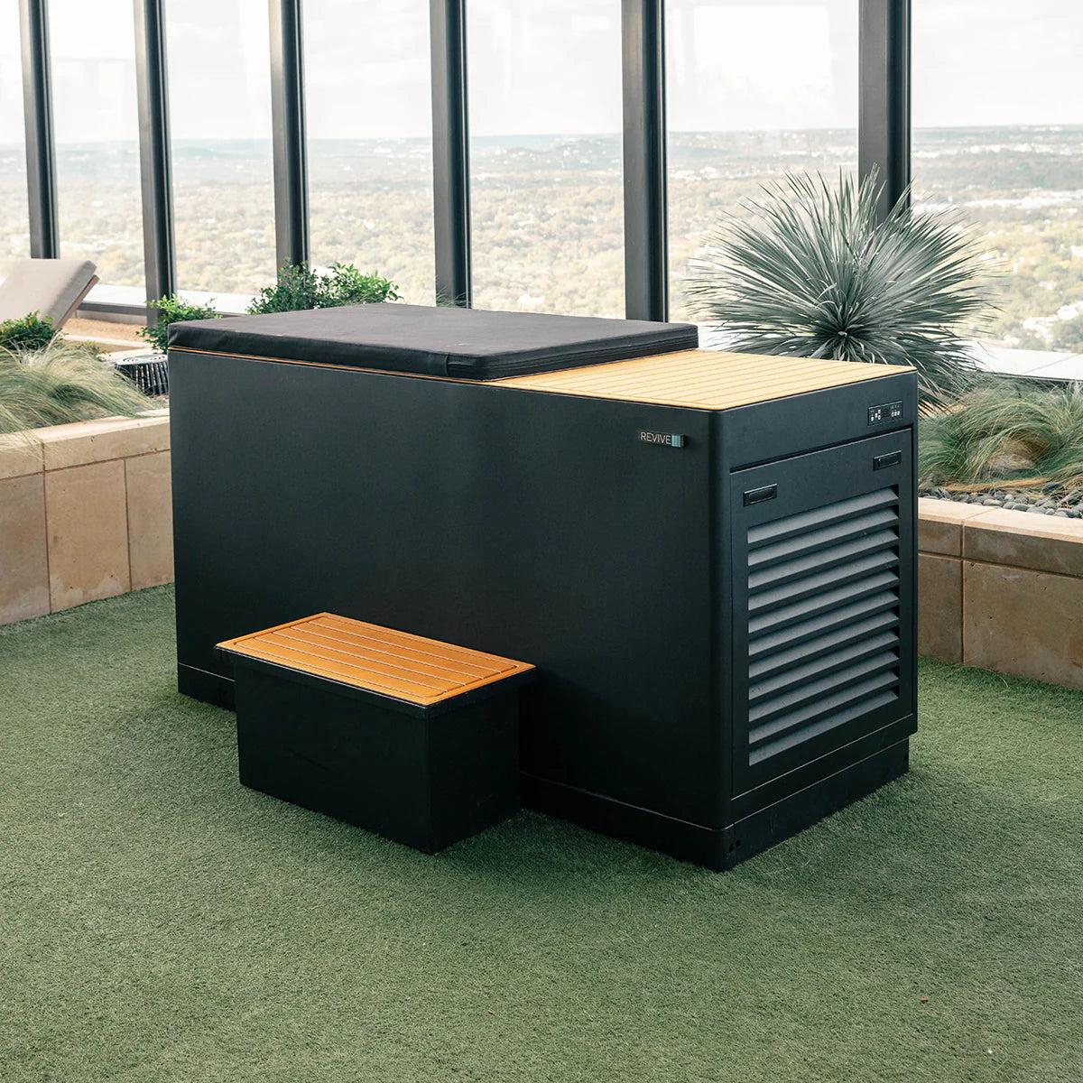 Revive 6-person Traditional Sauna & Luxury Plunge