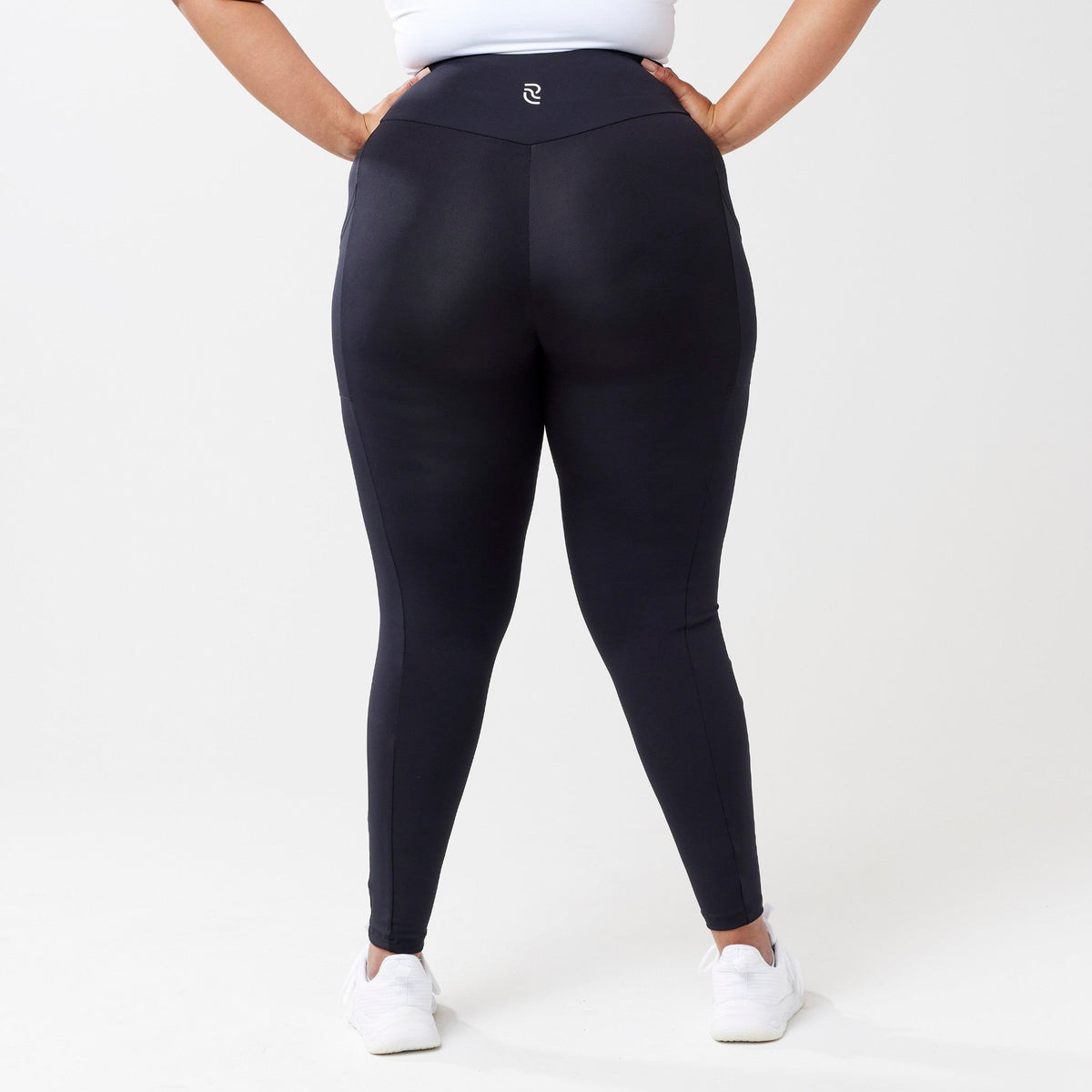 Risea - High-Rise with Pocket Leggings - Black