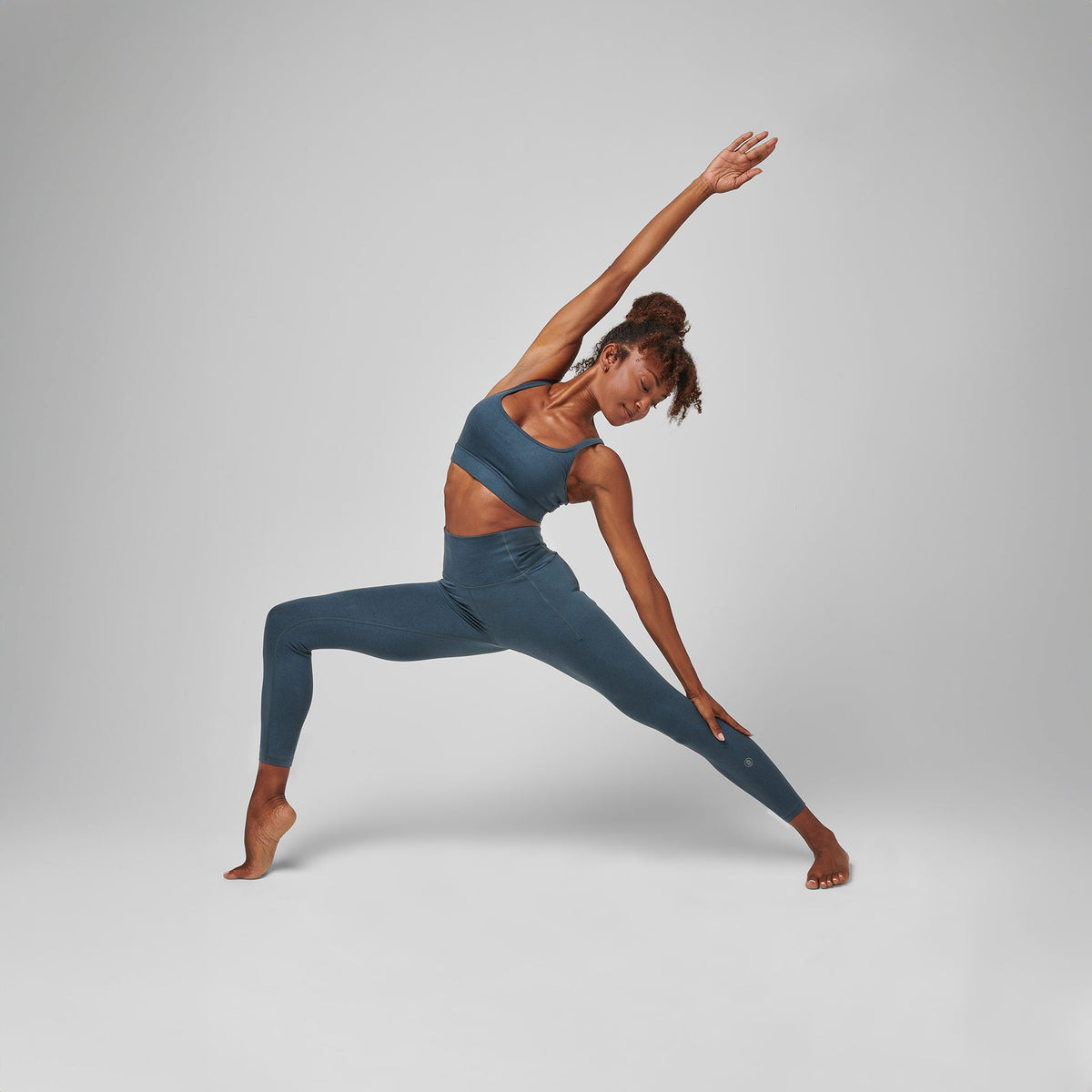 Greatness Wins Women's High Waist Essential Legging | Dark Sky