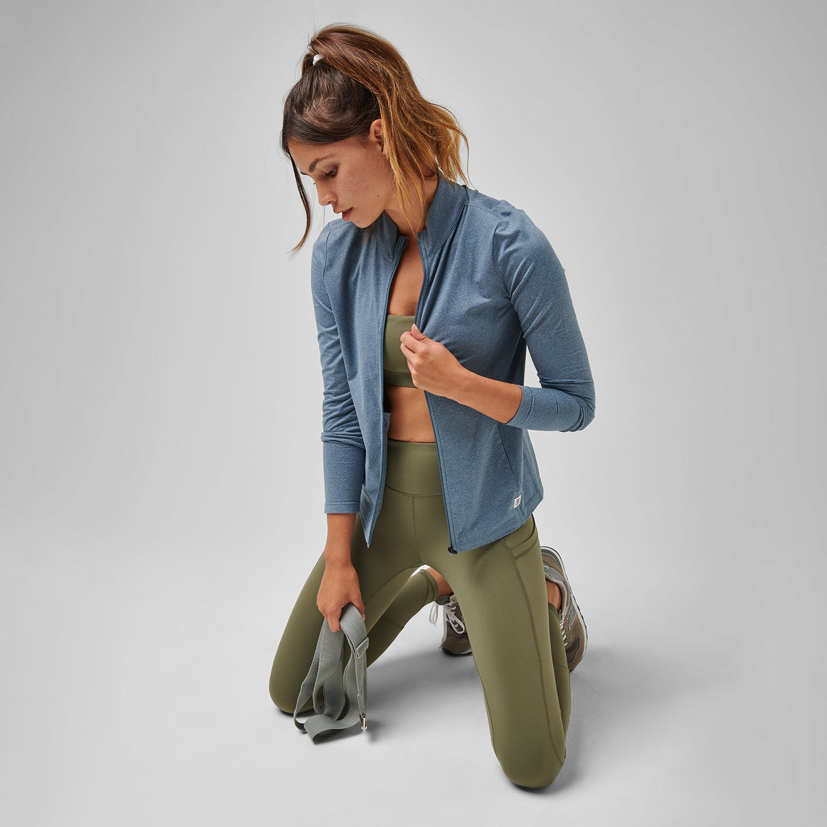 Greatness Wins Women's Core Tech Full Zip | Dark Sky Heather