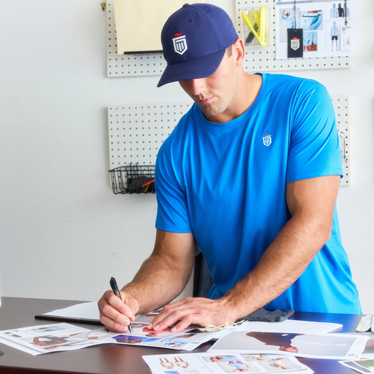 Greatness Wins Men's Core Tech Tee | Sonic Blue