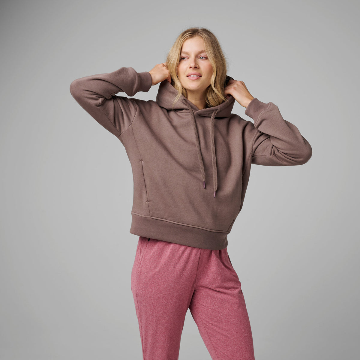 Greatness Wins Women's Sweat Pullover Hoodie | Iron Clay